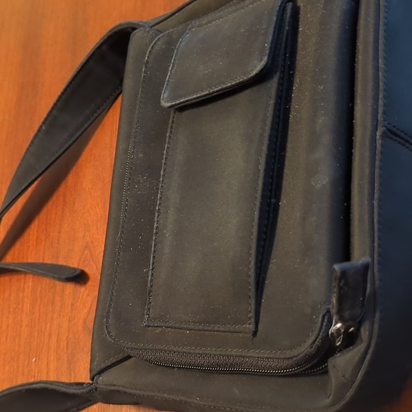 Nine West Vintage Black Cross Body with adjustable strap and phone holder - Picture 4 of 9